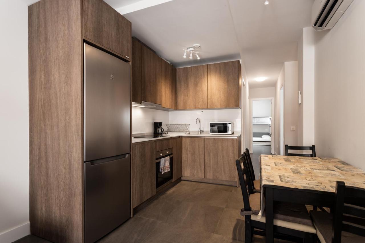 Family In Old Town By Costarentals - Ref 181 *