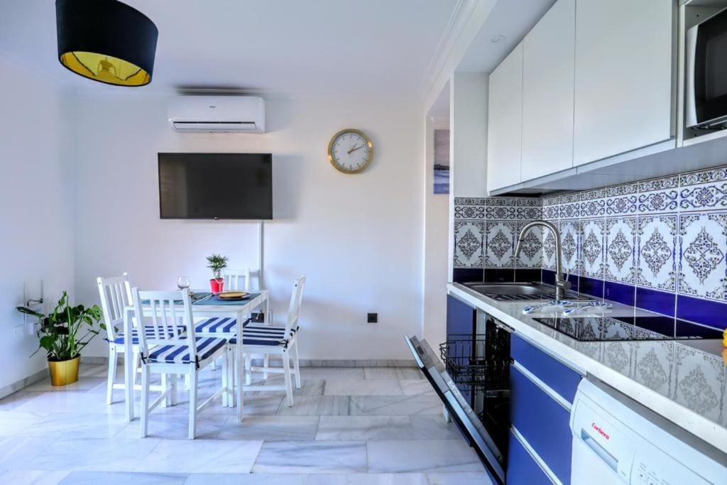 Blue Marine - Parking, Pool, Ac, Wifi *