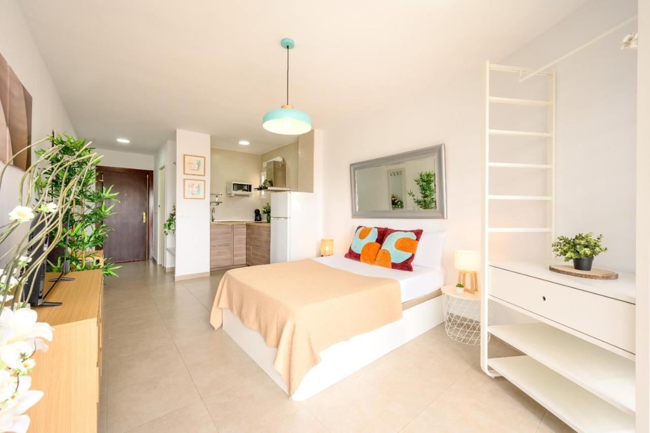 Sea Views - Sun By 10tosea *