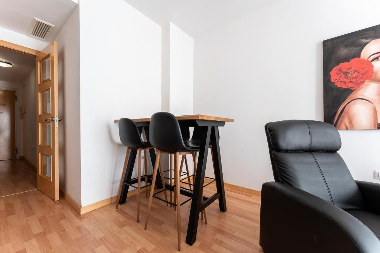 Postal Apartment *