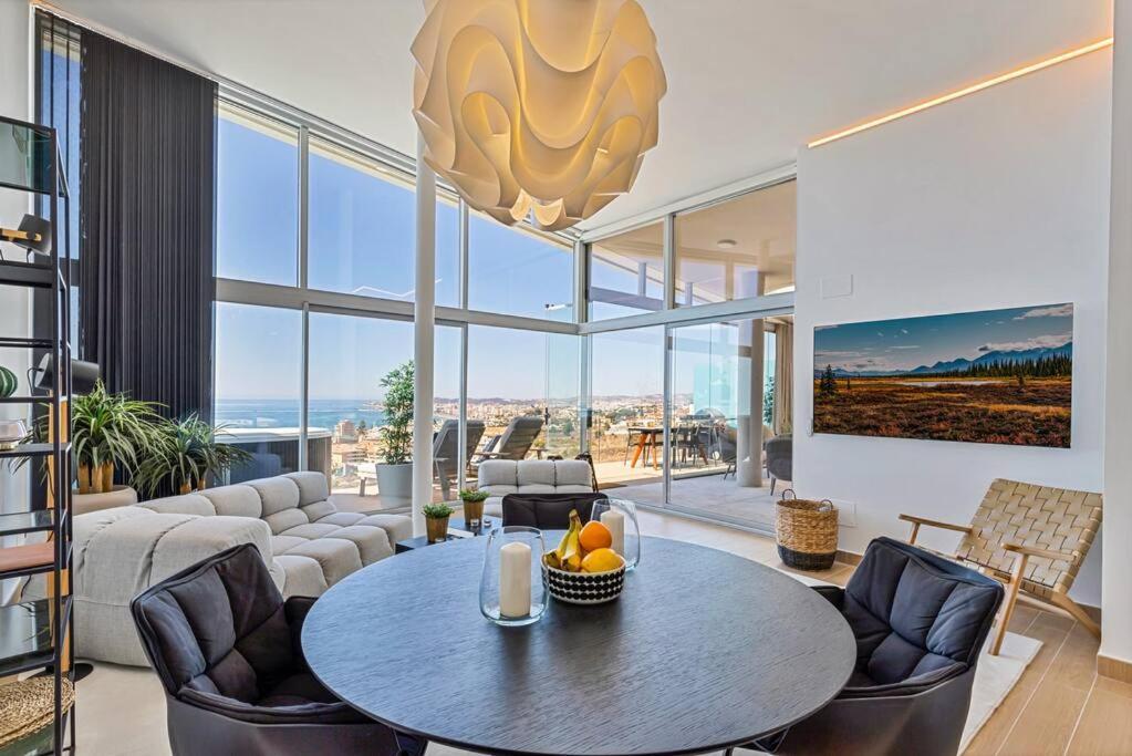 Stunning Luxurious Penthouse With Panoramic Views. Apartment