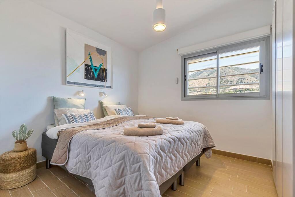 Stunning Luxurious Penthouse With Panoramic Views. Apartment *