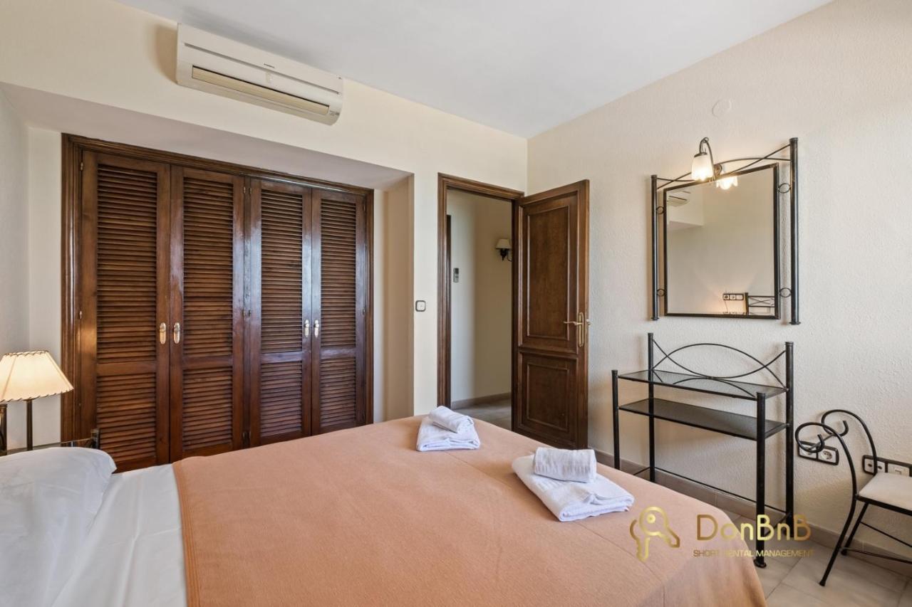 Aparthotel Con Parking Privado En El Paseo Maritimo De Fuengirola
