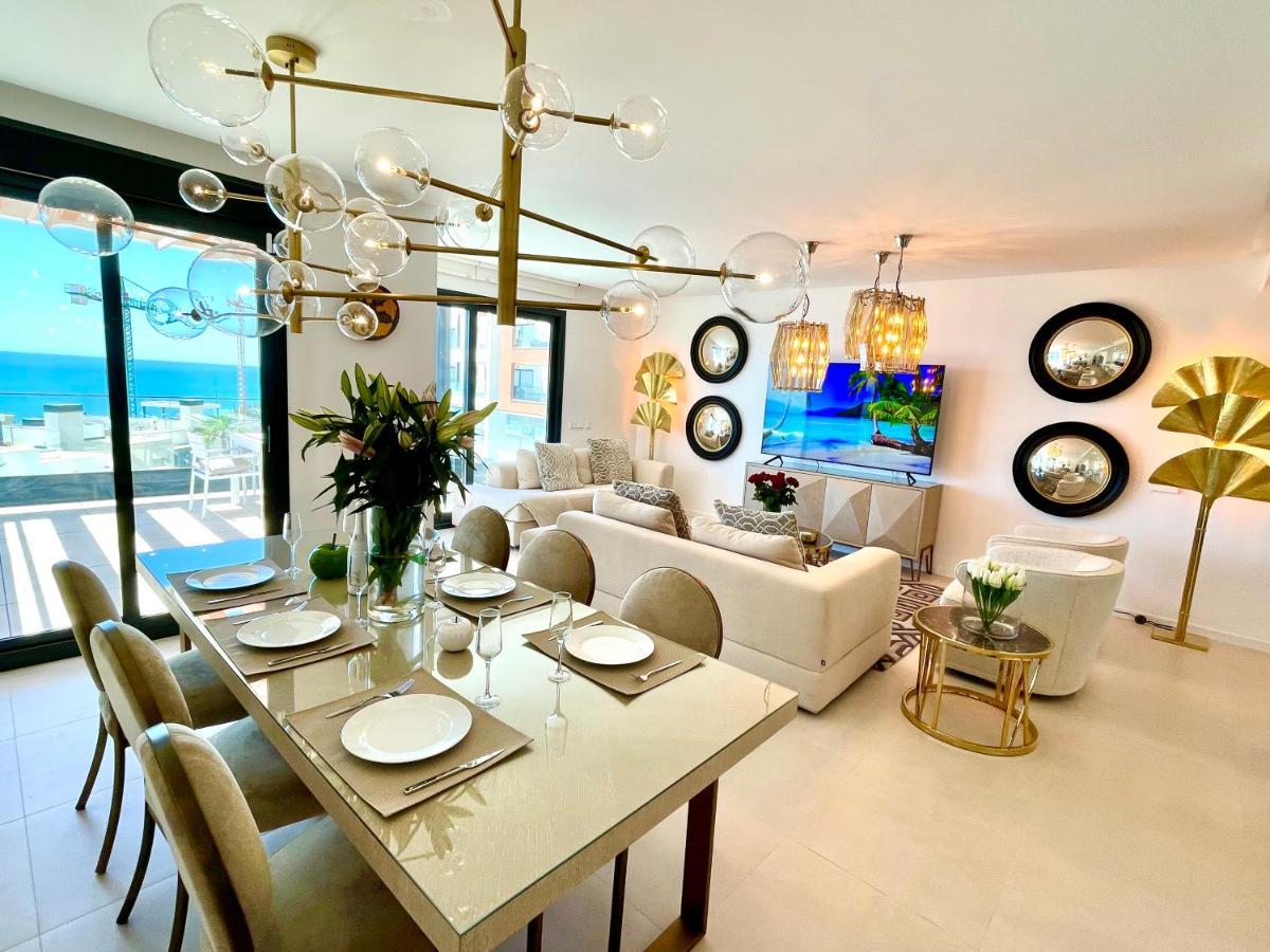 Luxury 3 Bedroom Penthouse Apartment *