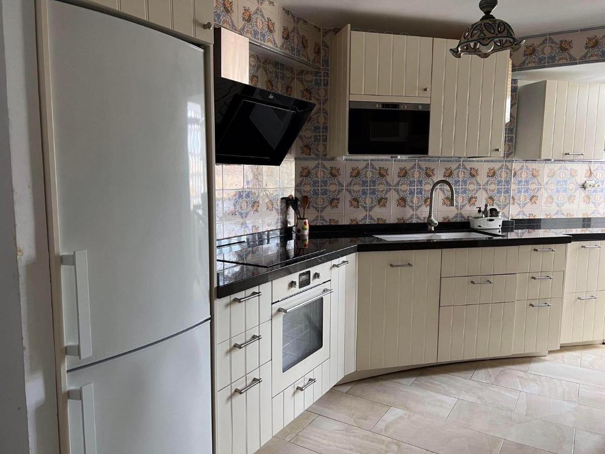 Apartment Cosy With Seaviews, Pool Close To Beach.