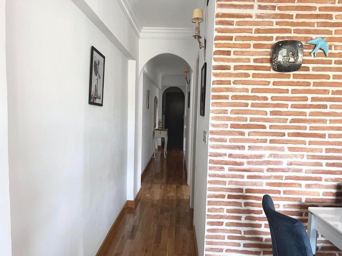 Cosy With Seaviews, Pool Close To Beach. Apartment
