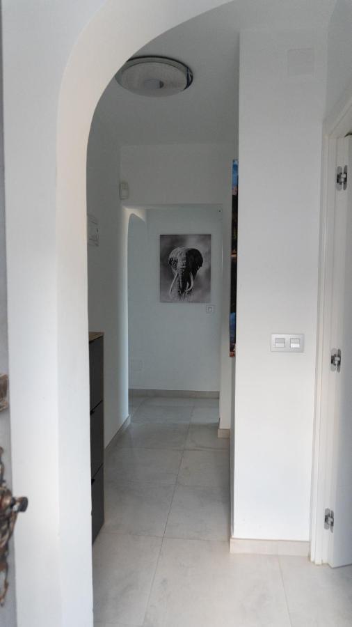 New Luxury Tuulia With Private Pool And Parking Huvilat *