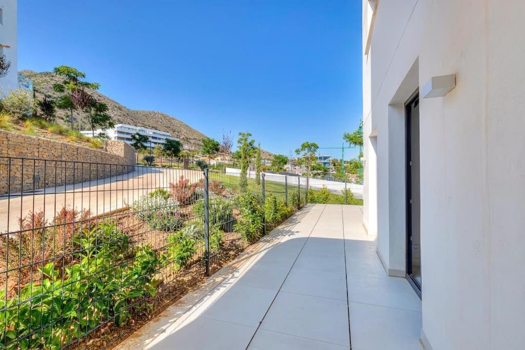 Stunning With Private Pool Apartment