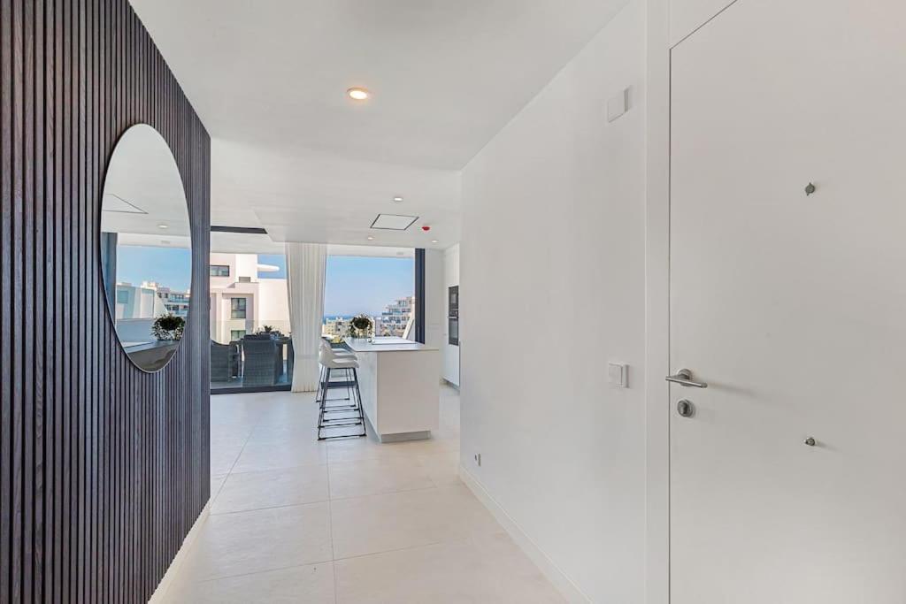 Stunning With Private Pool Apartment