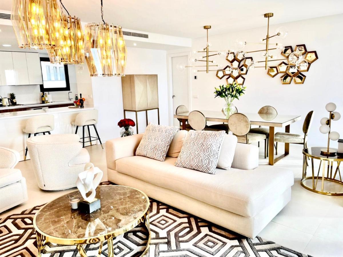 Apartment Luxury 3 Bedroom Penthouse