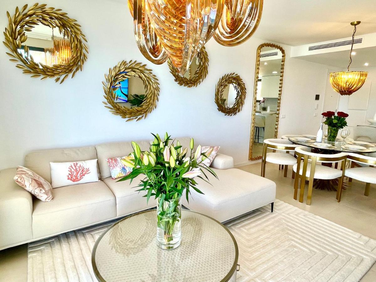 Apartment Magnificent 3 Bedroom Penthouse *