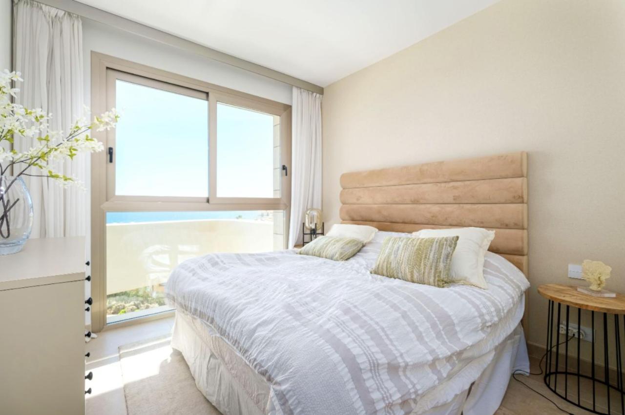 Luxury Frontline In Aria With And Fitness Apartment