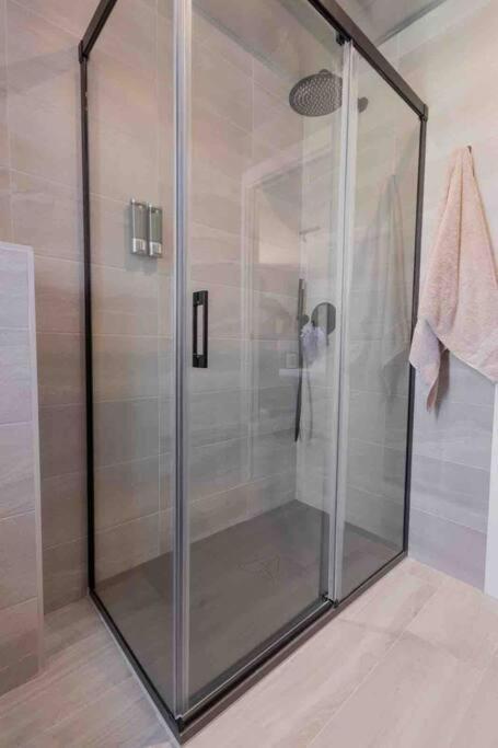Apartamento Torre 2 Planta 11 *