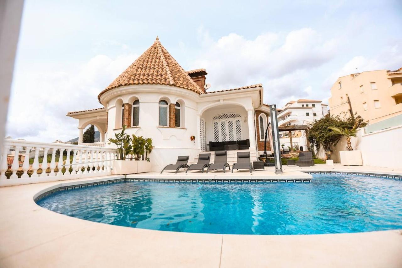 W Private Pool, Bbq And Your Own Pool Table Fuengirola