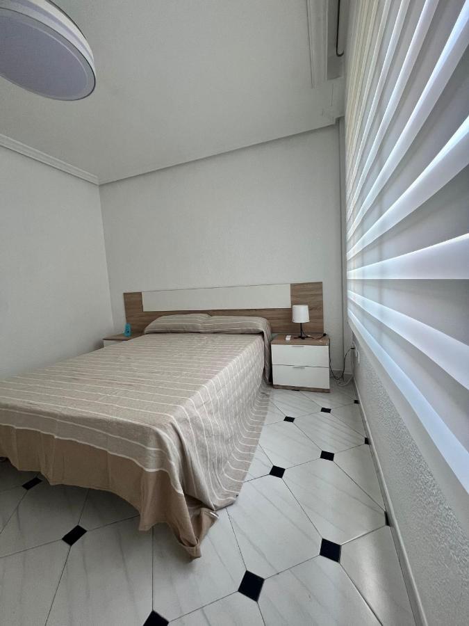 Apartment Turistico En El Centro De Fuengirola, Malaga. *
