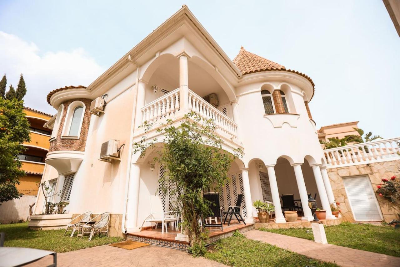 W Private Pool, Bbq And Your Own Pool Table * Fuengirola