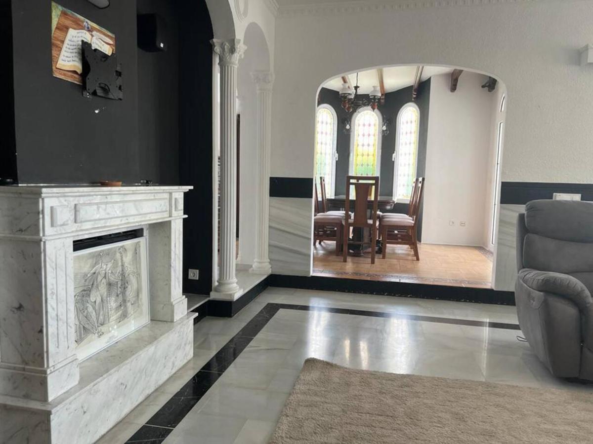 W Private Pool, Bbq And Your Own Pool Table *
