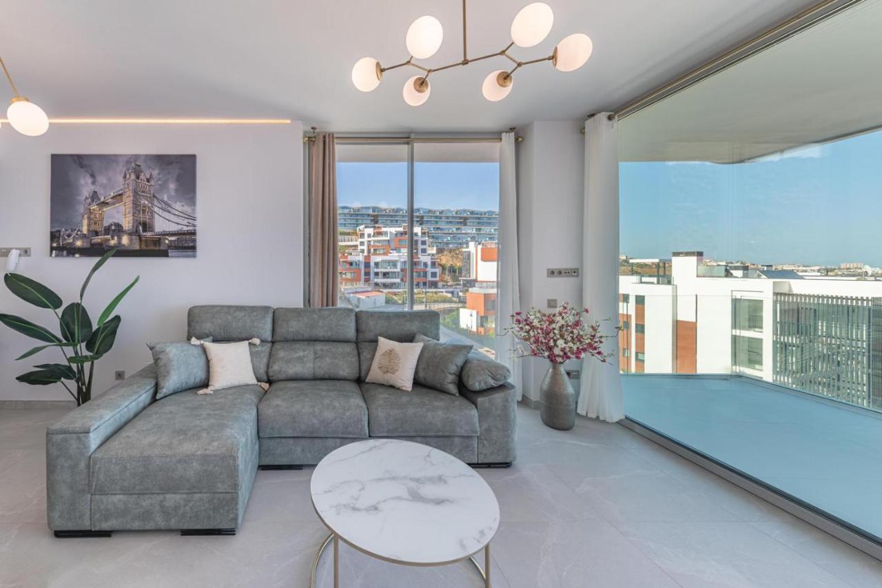 Apartment Luxury 2 Bedroom With Sea View
