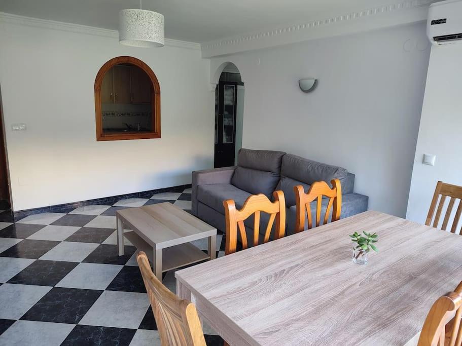 Apartamento En Playa Carvajal *