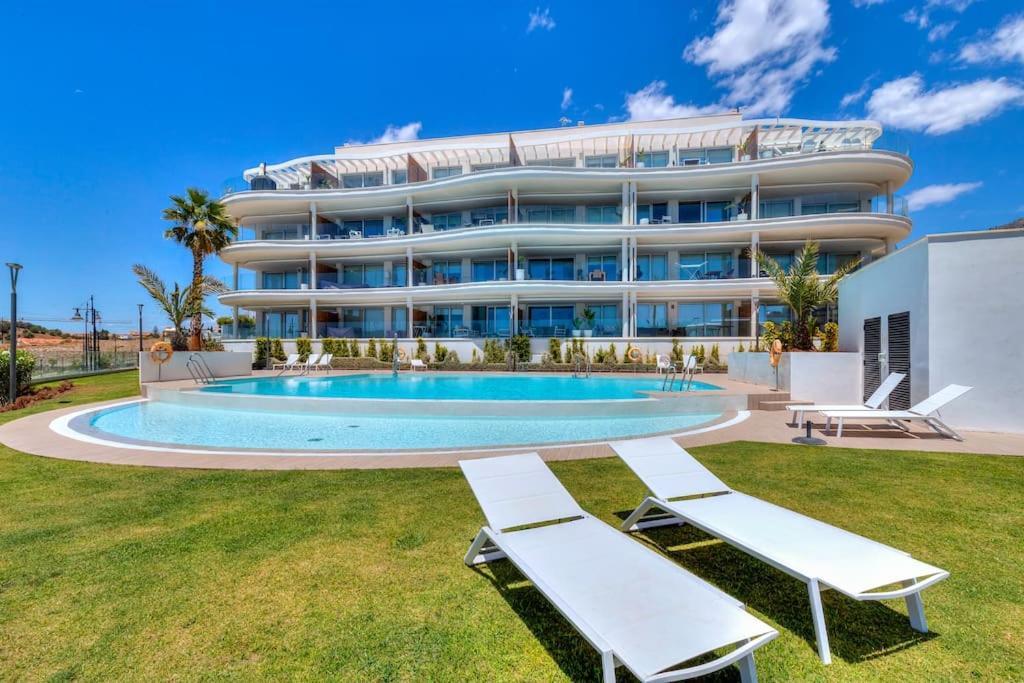 Stunning 2 Bedroom Apartment.