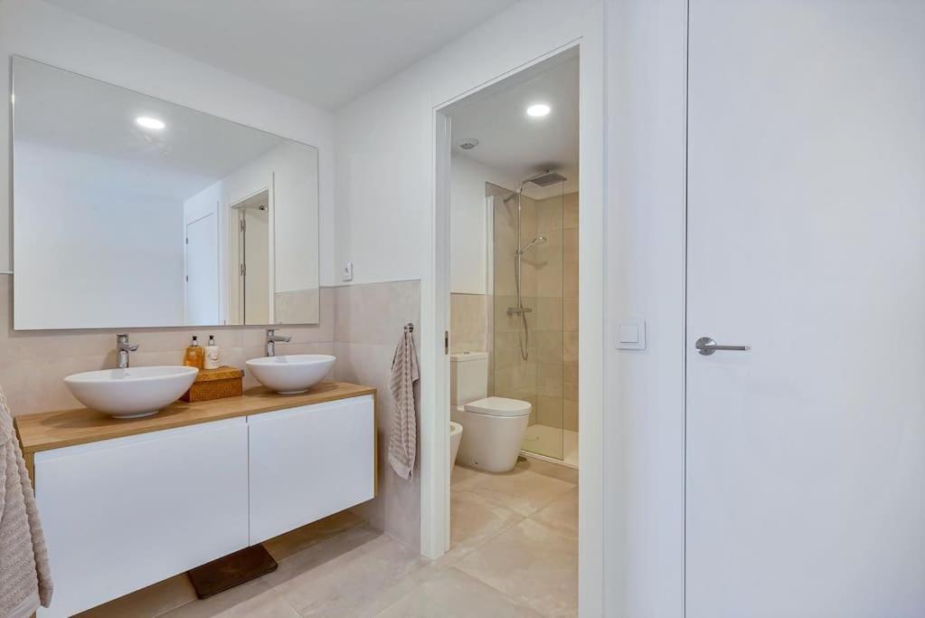 Stunning 2 Bedroom Apartment. Apartamento
