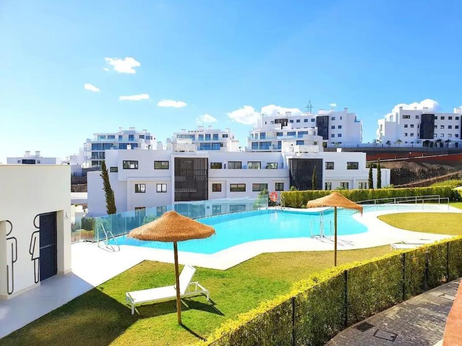 Luxurious Flat With Garden, Private Jacuzzi, Bbq Huoneisto