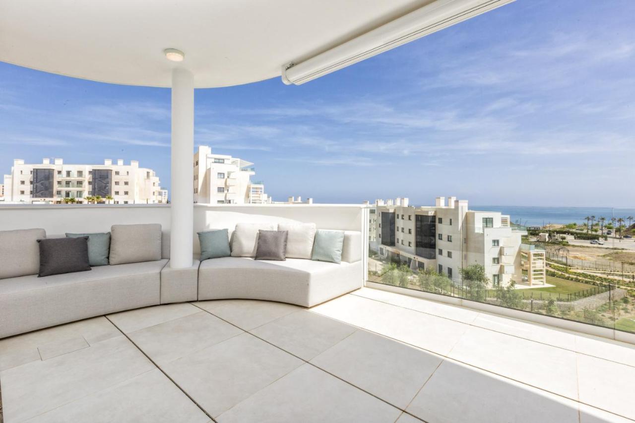 Vivi Homes - Panorama Pool, Golf, Terrace & Sea View Apartment *