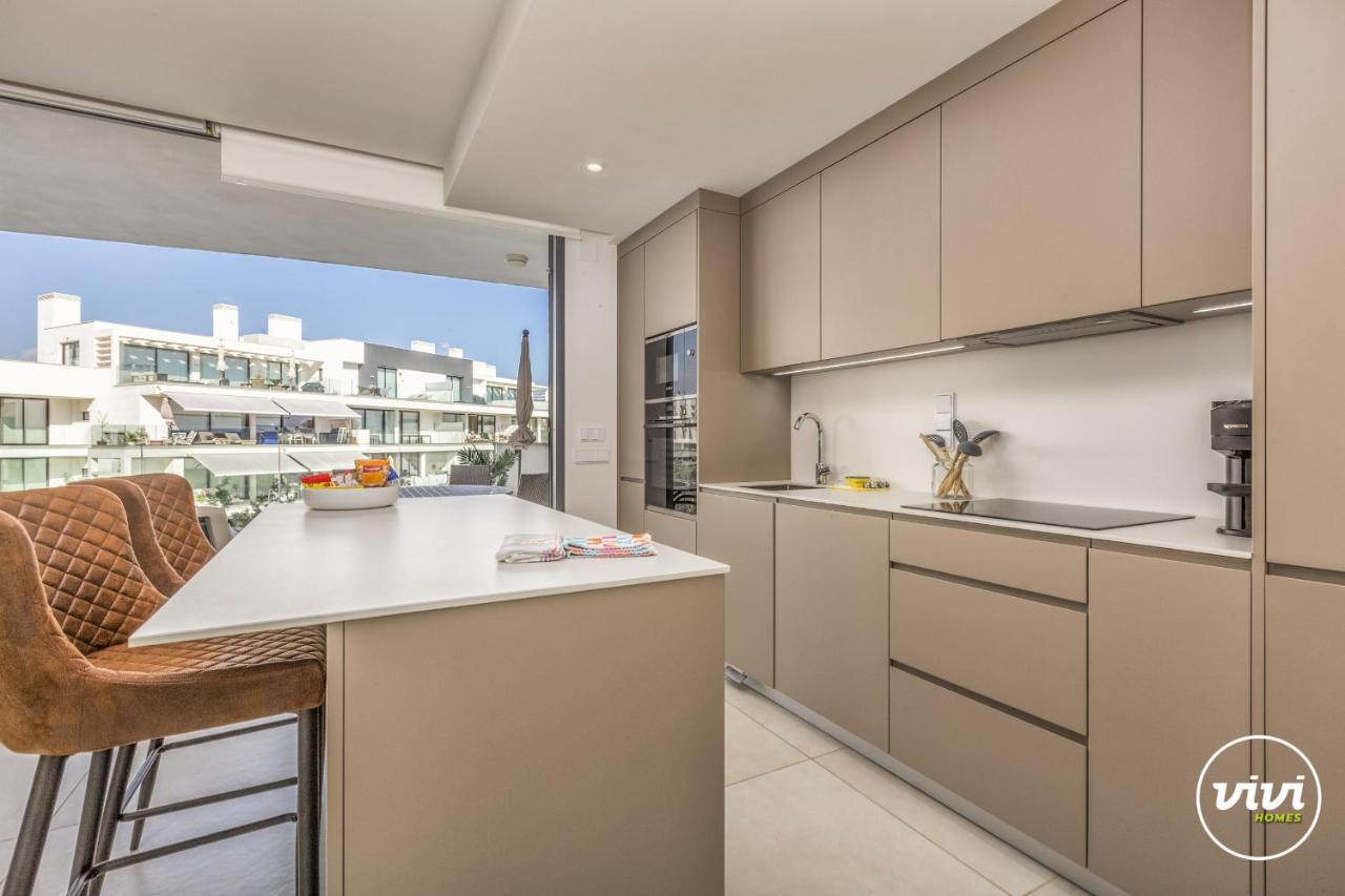 Vivi Homes - Deco Pool, Garden, Terrace & Apartment