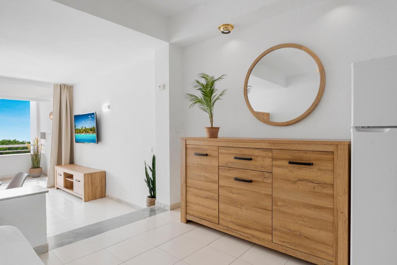Close To The & Balcony With Sea Views Apartment Fuengirola