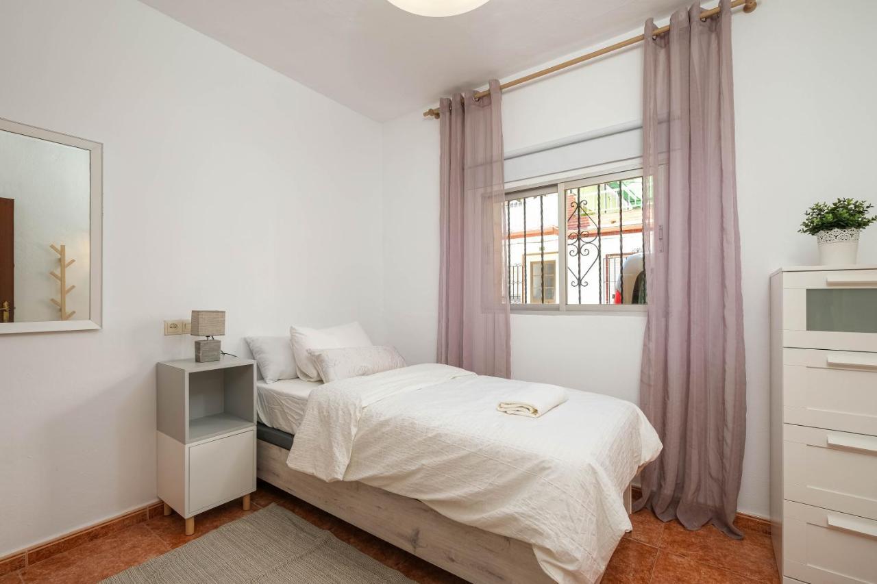 Villa Andalucian House, Few Minutes From The *