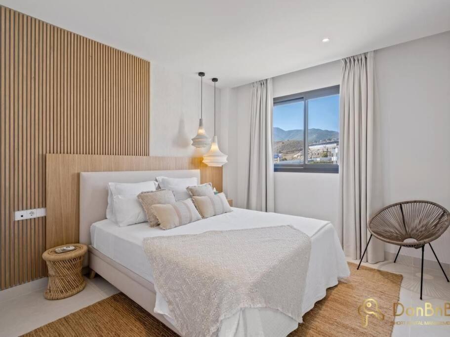 Atico De Lujo Con Jacuzzi En Higueron West Fuengirola