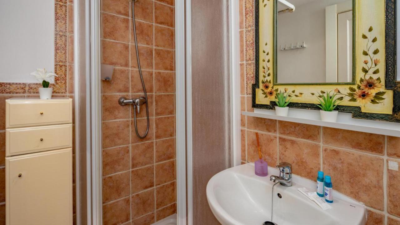 Apartment Sunlit Retreat With Garden Haven Fuengirola