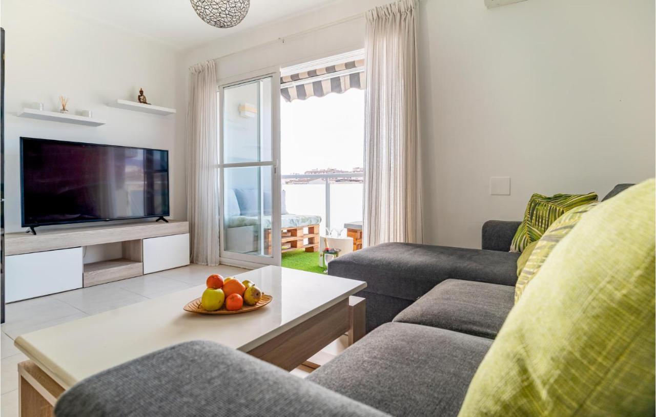 Stunning In With Kitchenette Apartment *