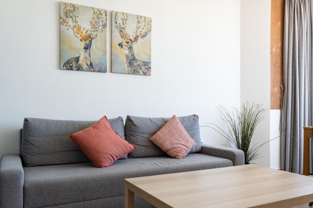Seaview 1 Bedroom Modern Apartment *
