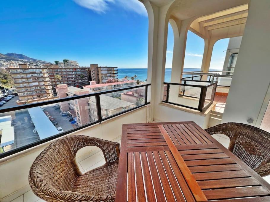 Apartment Bonito Atico En Primera Linea De Playa Con Piscina