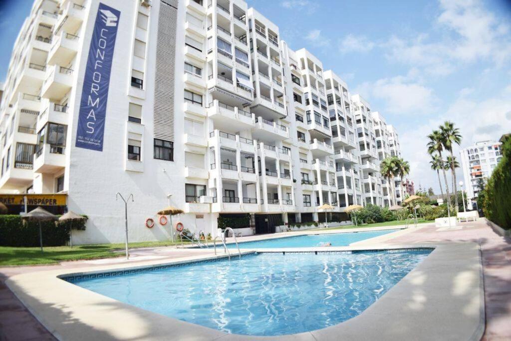 Bonito Atico En Primera Linea De Playa Con Piscina * Fuengirola