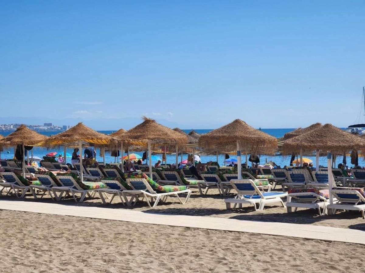 Bonito Atico En Primera Linea De Playa Con Piscina *