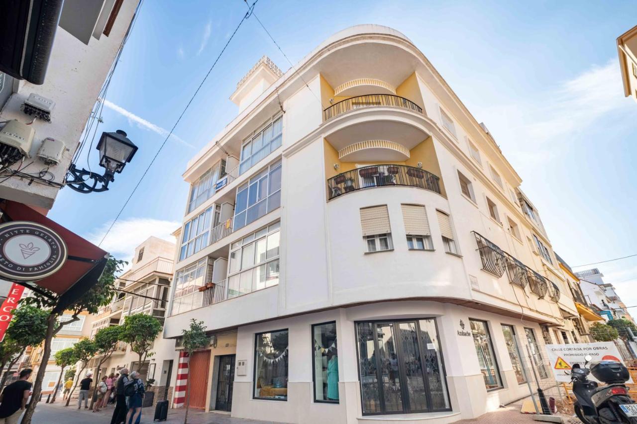 Penthouse In Old Town, 100m From The Huoneisto