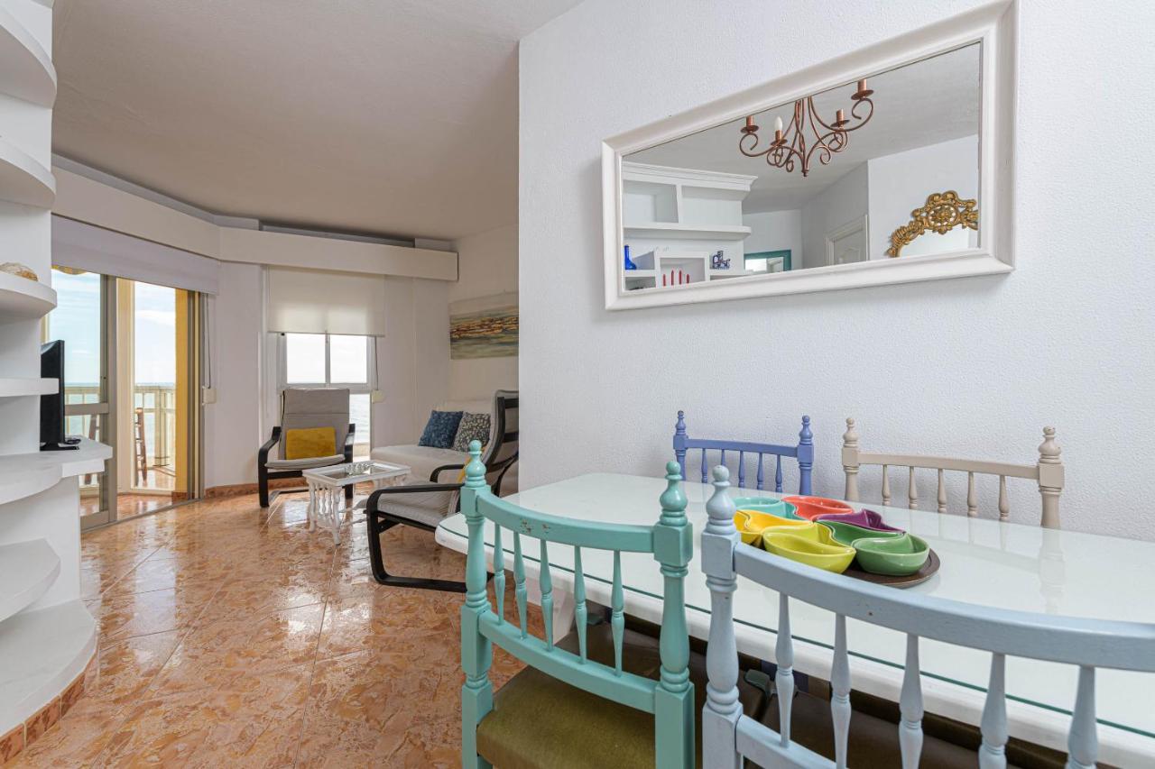 Great Location And Frontal Sea View