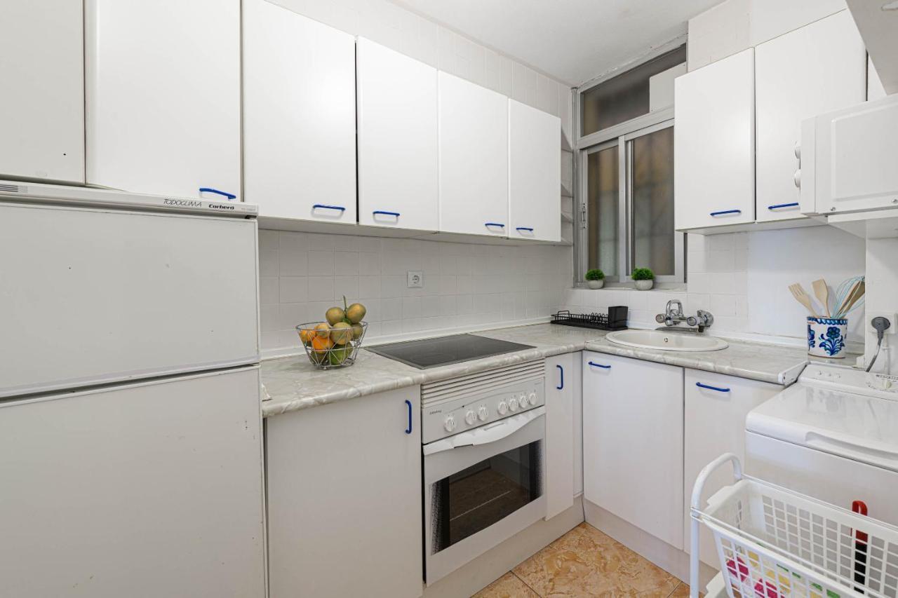 Great Location And Frontal Sea View *