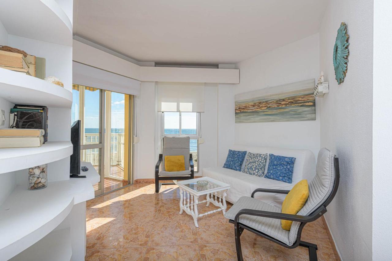 Great Location And Frontal Sea View Fuengirola
