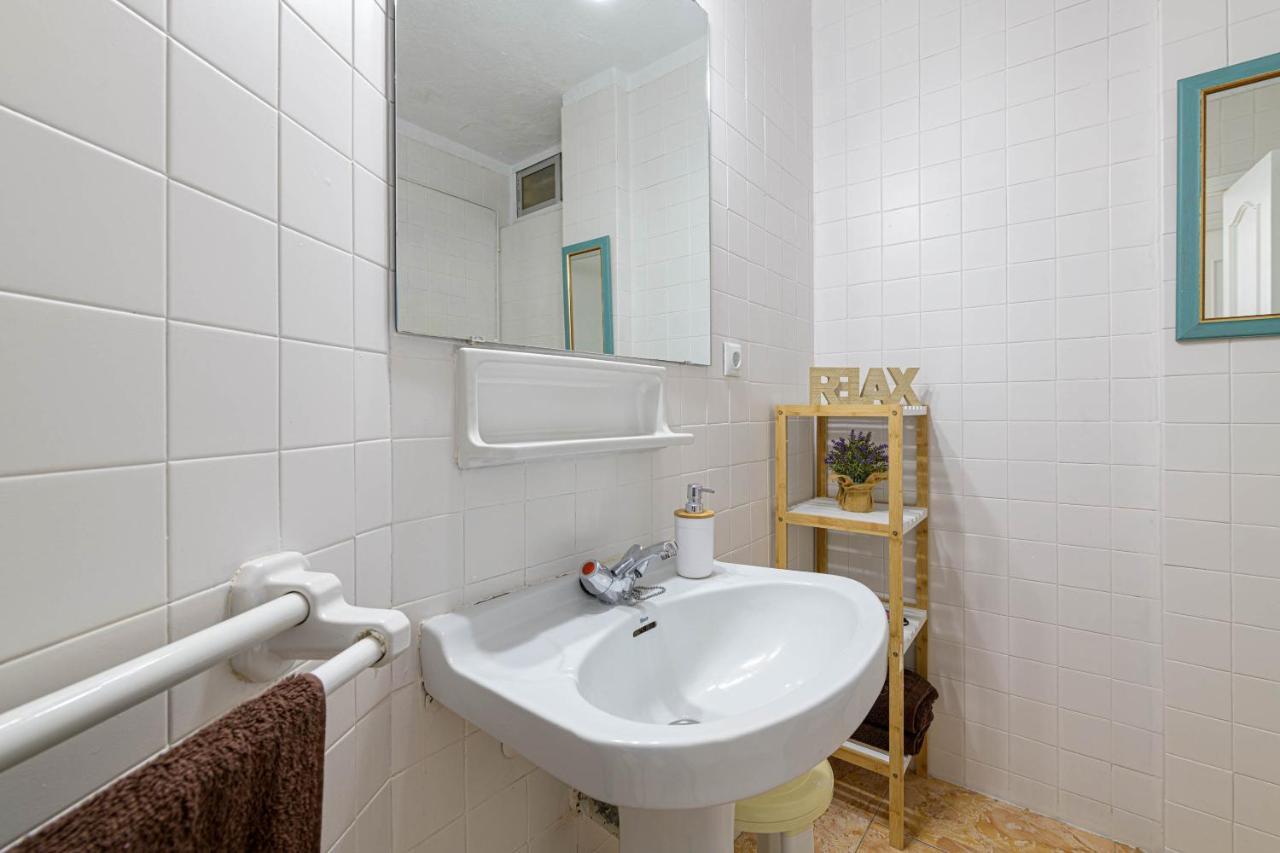 Great Location And Frontal Sea View *
