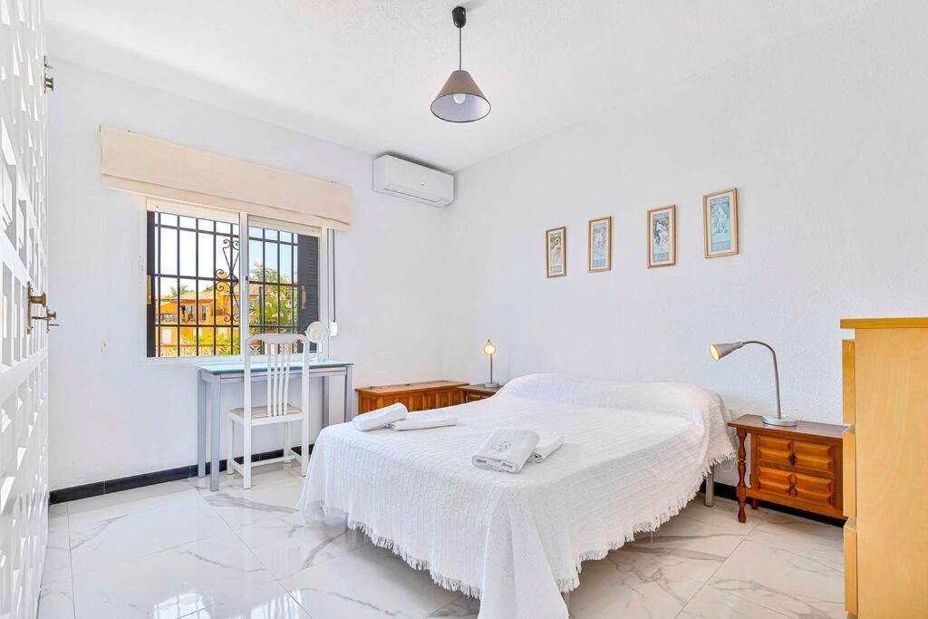 Marite - 4 Bed/ 2 Bath - Own Private Pool *