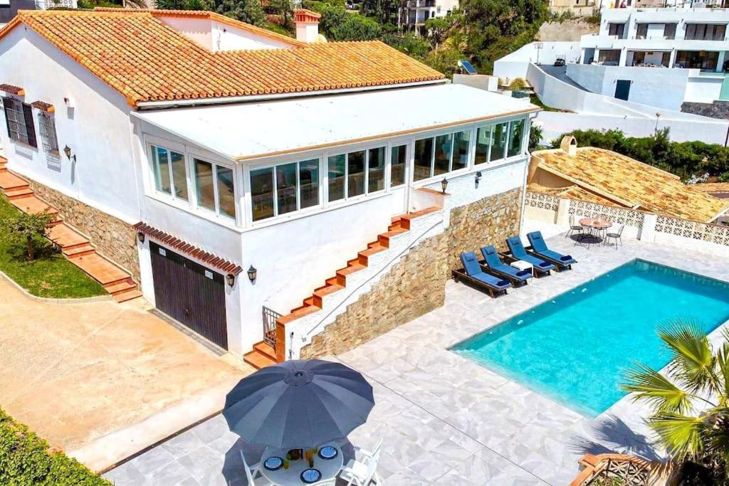 Marite - 4 Bed/ 2 Bath - Own Private Pool Villa *