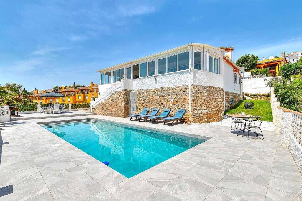 Marite - 4 Bed/ 2 Bath - Own Private Pool Villa *