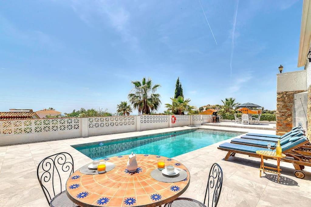 Villa Marite - 4 Bed/ 2 Bath - Own Private Pool *