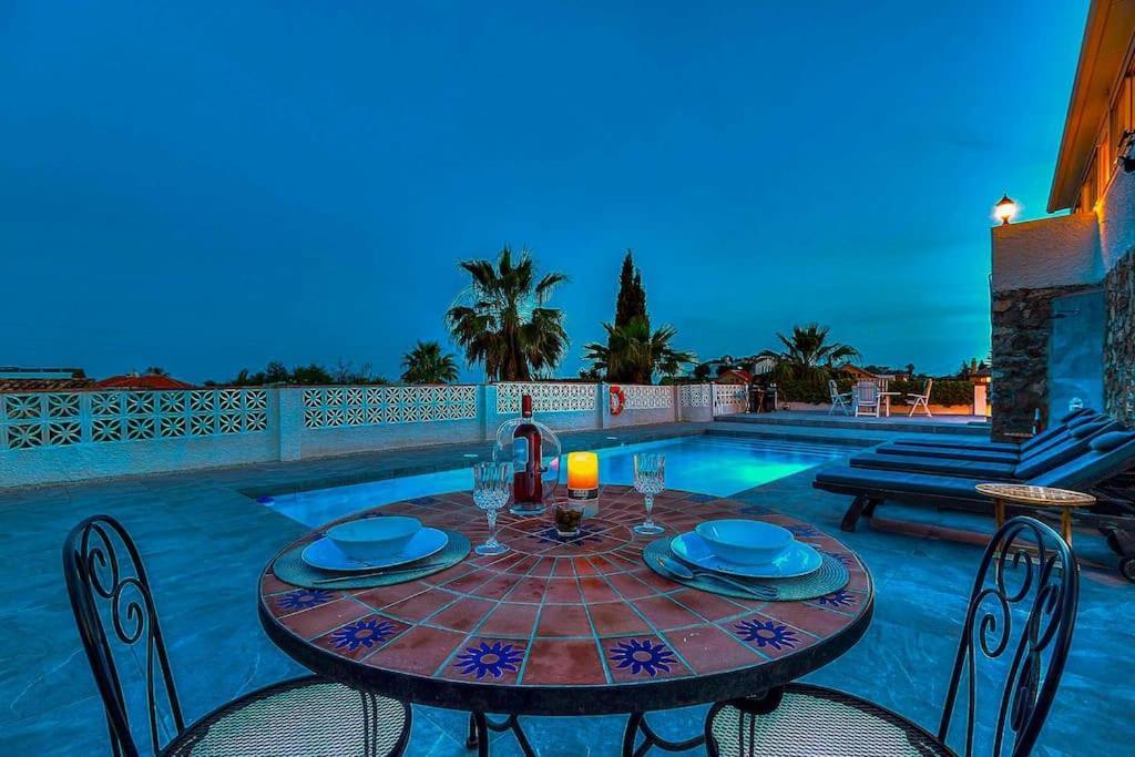 Marite - 4 Bed/ 2 Bath - Own Private Pool *
