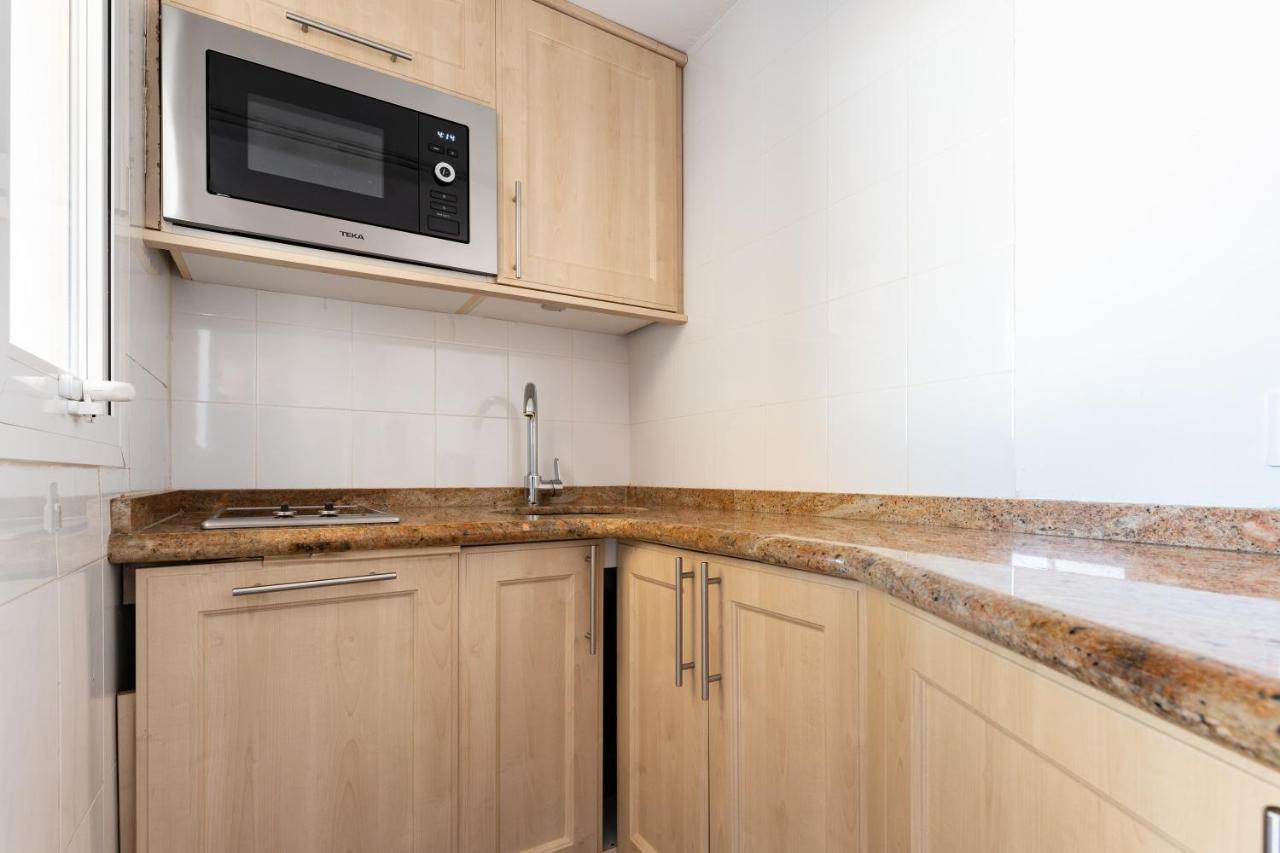 Pyr Apartment