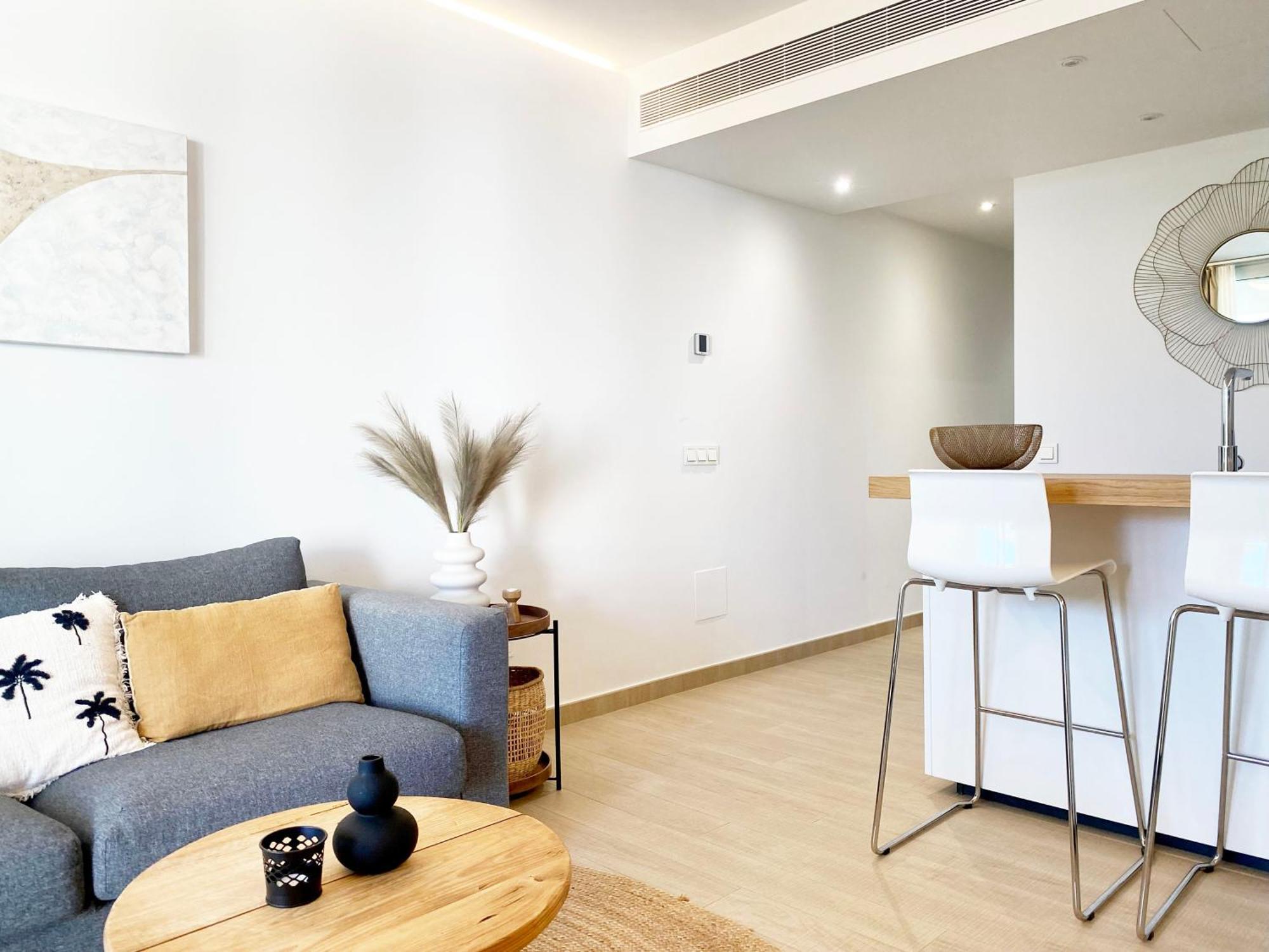 Fantastic In The Wave Just Steps From Carvajal - Pool And Free Parking Apartment Fuengirola