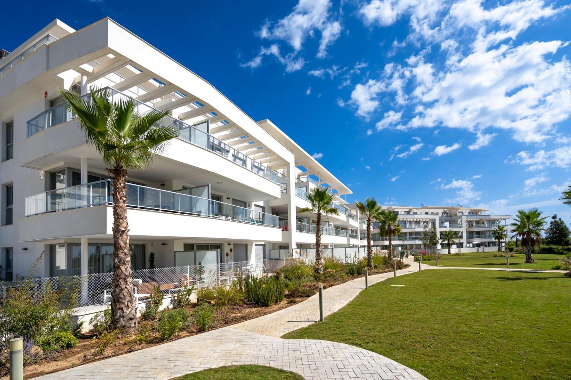 Modern Apartment With Sea And Poolview Apartment *